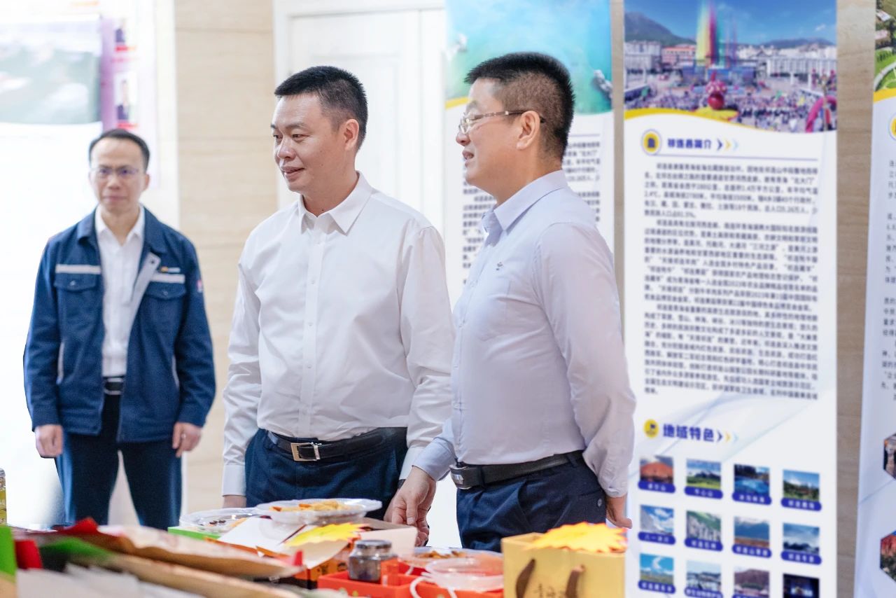 央企担当！中钨高新携手中国盐湖 开展青海省祁连县特产展销活动